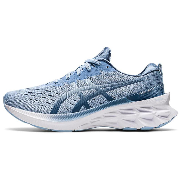 Asics Novablast