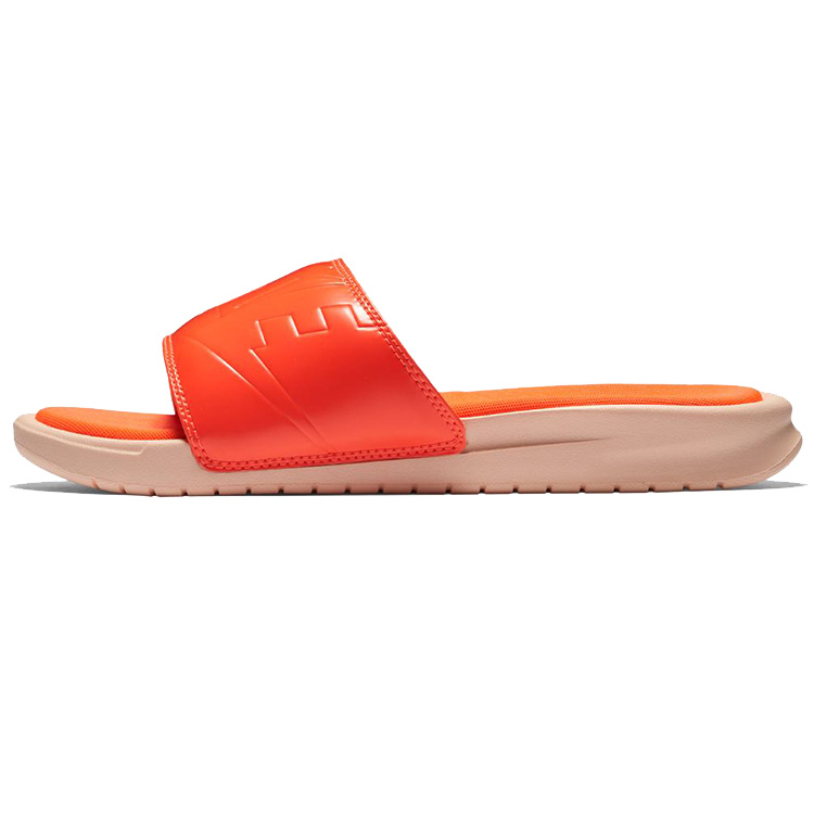 Nike Benassi